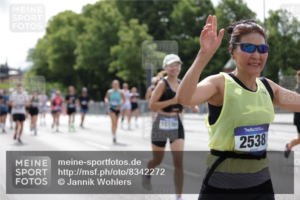 29.06.2025 - hella hamburg halbmarathon Jannik Wohlers http://msf.ph/oto/8342272 29.06.2025 10:42:20 Lombardsbrücke 1656, 1964, 1994, 2401, 2509, 2538, 2580, 2940, 2941, 3283, 3378, 3874, 4092, 4105, 4334, 4385, 4778, 5417, 6120, 6764, 7513, 8161, 8529, 10008, 10454, 10697, 11142, 11710, 12151, 12441, 13070, 13241, 13776, 14084, 14126, 14170, 14556, 14636, 14694, 15168, 15190, 15219, 15221, 15820, 15977, 16612, 16892 meine-sportfotos.de