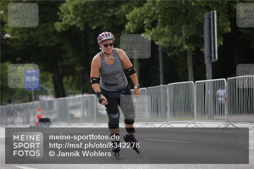 29.06.2025 - hella hamburg halbmarathon Jannik Wohlers http://msf.ph/oto/8342278 29.06.2025 09:02:24 Lombardsbrücke  meine-sportfotos.de