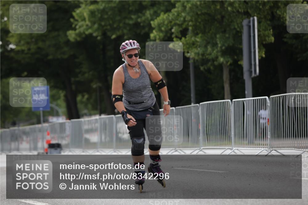 29.06.2025 - hella hamburg halbmarathon Jannik Wohlers http://msf.ph/oto/8342296 29.06.2025 09:02:24 Lombardsbrücke  meine-sportfotos.de