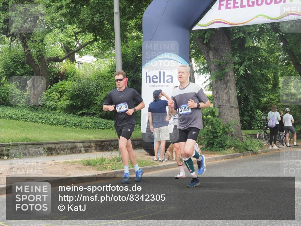 29.06.2025 - hella hamburg halbmarathon KatJ http://msf.ph/oto/8342305 29.06.2025 10:19:32 Zwischen KM18-KM19 3189, 5308 meine-sportfotos.de