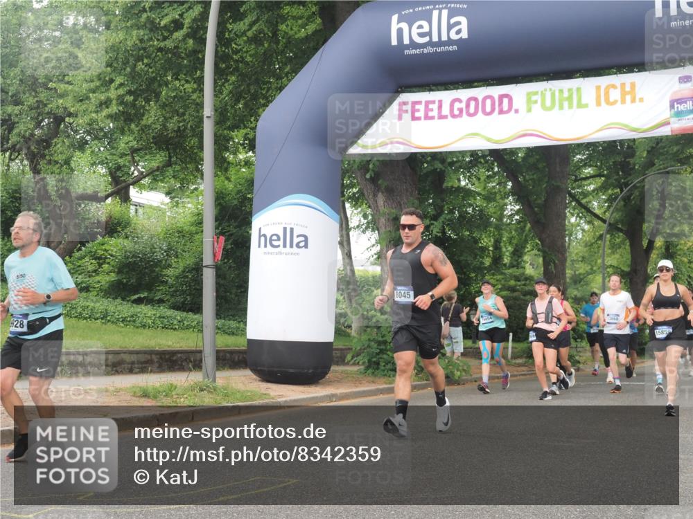 29.06.2025 - hella hamburg halbmarathon KatJ http://msf.ph/oto/8342359 29.06.2025 10:48:53 Zwischen KM18-KM19 1674, 6602, 6752, 7636, 8045, 8478 meine-sportfotos.de