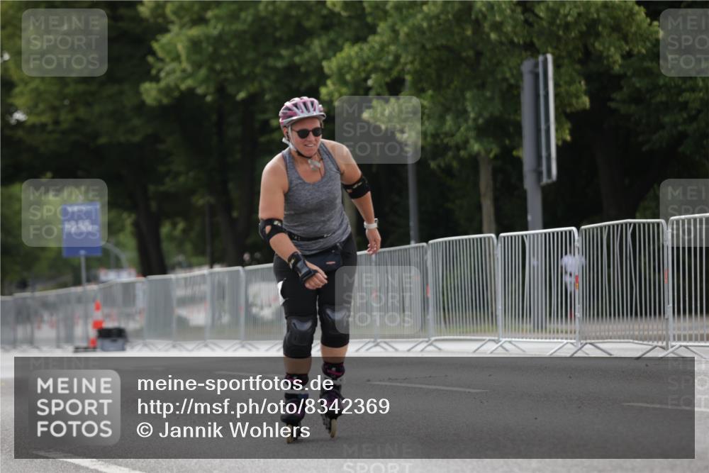 29.06.2025 - hella hamburg halbmarathon Jannik Wohlers http://msf.ph/oto/8342369 29.06.2025 09:02:24 Lombardsbrücke  meine-sportfotos.de