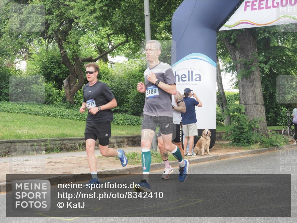 29.06.2025 - hella hamburg halbmarathon KatJ http://msf.ph/oto/8342410 29.06.2025 10:19:32 Zwischen KM18-KM19 3189, 5308 meine-sportfotos.de