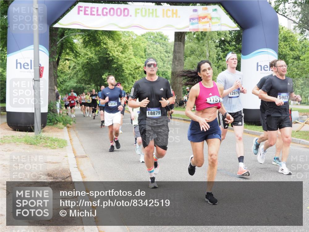 29.06.2025 - hella hamburg halbmarathon MichiJ http://msf.ph/oto/8342519 29.06.2025 10:40:19 Zwischen KM18-KM19 1151, 1258, 2082, 3952, 4029, 5907, 8361, 11217, 12379, 12482, 12875, 14791, 15446, 17773, 18729, 18879 meine-sportfotos.de