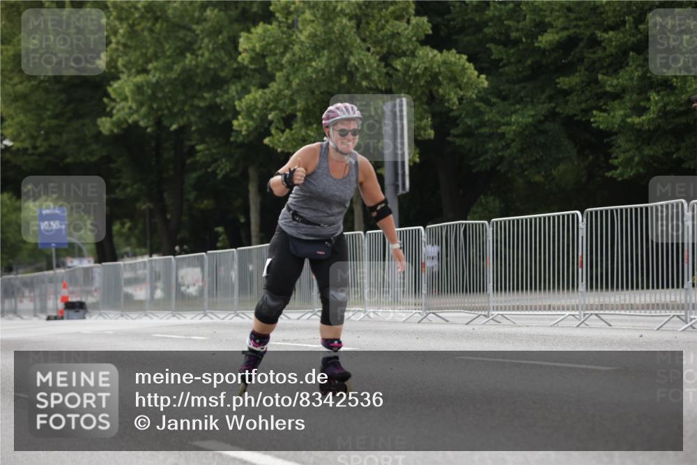 29.06.2025 - hella hamburg halbmarathon Jannik Wohlers http://msf.ph/oto/8342536 29.06.2025 09:02:25 Lombardsbrücke  meine-sportfotos.de