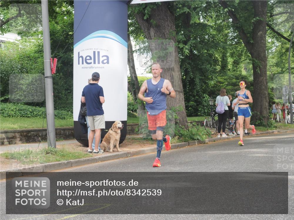 29.06.2025 - hella hamburg halbmarathon KatJ http://msf.ph/oto/8342539 29.06.2025 10:19:34 Zwischen KM18-KM19 3189, 5308 meine-sportfotos.de