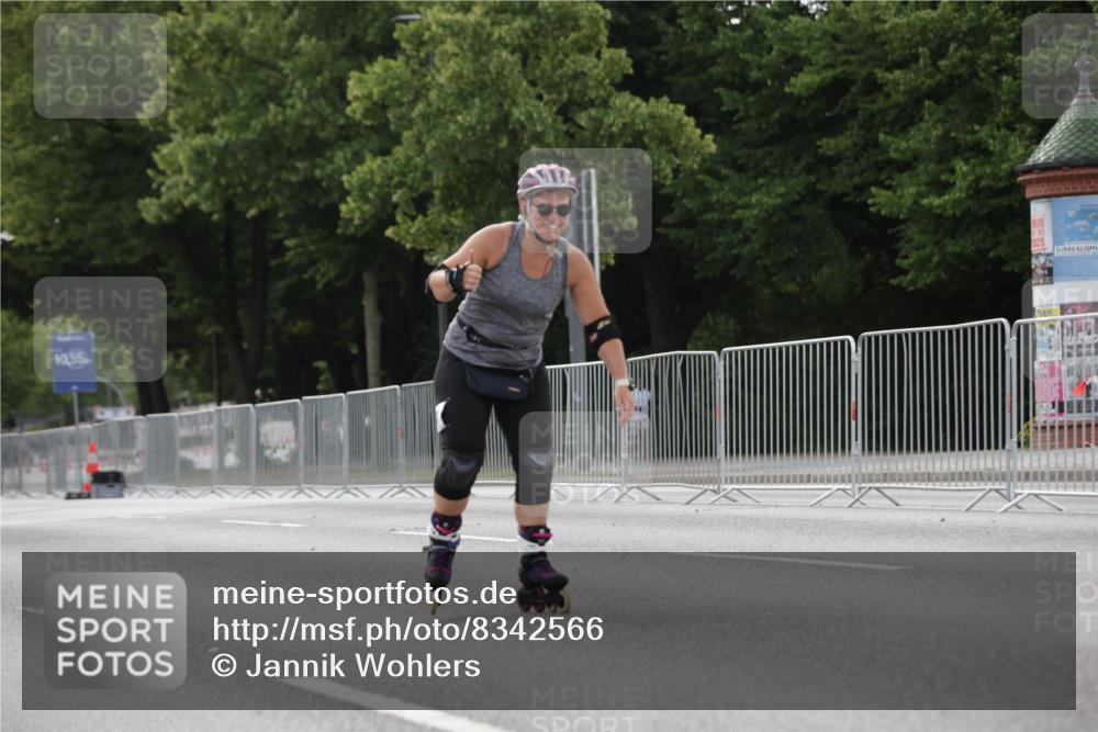 29.06.2025 - hella hamburg halbmarathon Jannik Wohlers http://msf.ph/oto/8342566 29.06.2025 09:02:25 Lombardsbrücke  meine-sportfotos.de