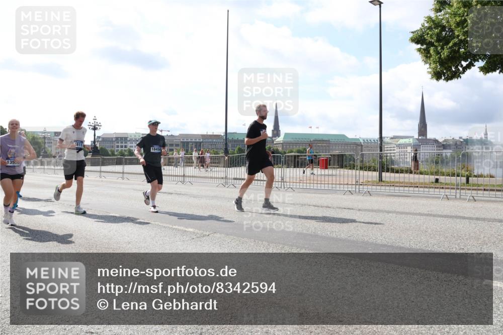 29.06.2025 - hella hamburg halbmarathon Lena Gebhardt http://msf.ph/oto/8342594 29.06.2025 10:00:44 Lombardsbrücke 1611, 18450, 13556, 1019, 1180, 1526, 1544, 1568, 1583, 1611, 1681, 1726, 2027, 2086, 2236, 2346, 2426, 2474, 2606, 2652, 2730, 2982, 3042, 3059, 3141, 3177, 3319, 3400, 3740, 3794, 3861, 3983, 4419, 4579, 4594, 4616, 4708, 4767, 4813, 4940, 4945, 5033, 5418, 5643, 5728, 5870, 6082, 6084, 6138, 6147, 6220, 6260, 6443, 6470, 6531, 6714, 6757, 7658, 7757, 7759, 7761, 8255, 8326, 8478, 8632, 8923, 9124, 9553, 9555, 9577, 10074, 10271, 10599 meine-sportfotos.de