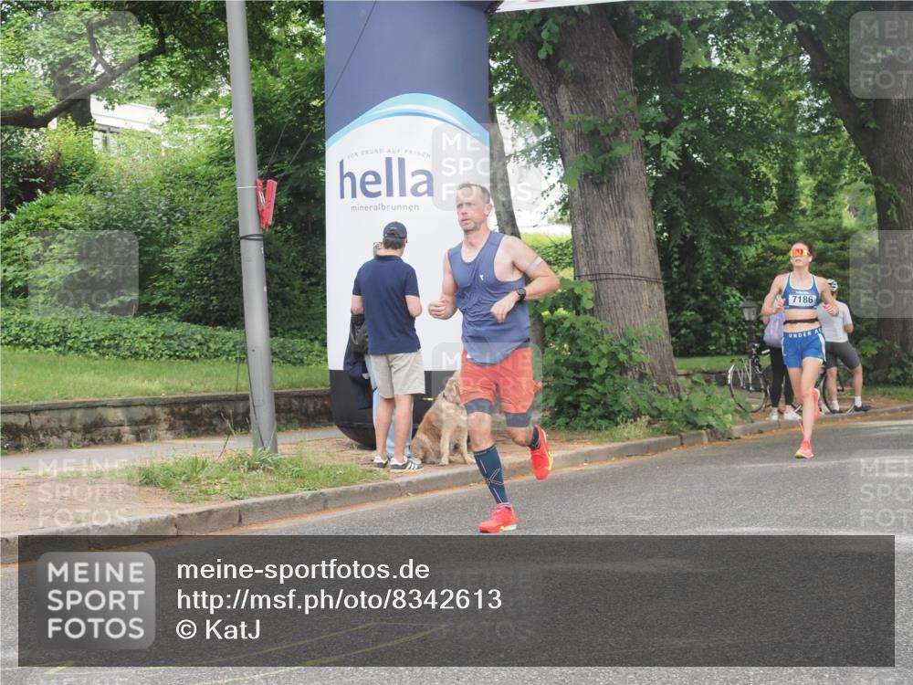 29.06.2025 - hella hamburg halbmarathon KatJ http://msf.ph/oto/8342613 29.06.2025 10:19:35 Zwischen KM18-KM19 3189, 5308 meine-sportfotos.de