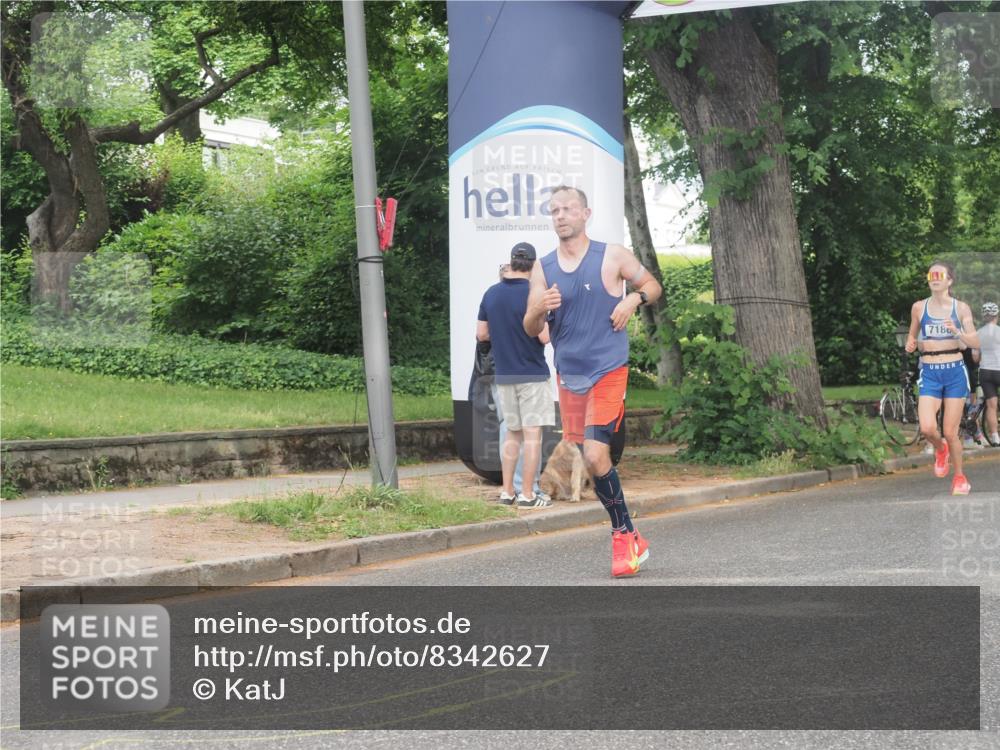 29.06.2025 - hella hamburg halbmarathon KatJ http://msf.ph/oto/8342627 29.06.2025 10:19:35 Zwischen KM18-KM19 3189, 5308 meine-sportfotos.de