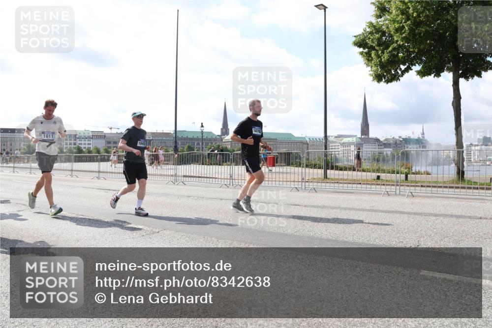 29.06.2025 - hella hamburg halbmarathon Lena Gebhardt http://msf.ph/oto/8342638 29.06.2025 10:00:44 Lombardsbrücke 1611, 1845, 18762, 1019, 1180, 1526, 1544, 1568, 1583, 1611, 1681, 1726, 2027, 2086, 2236, 2346, 2426, 2474, 2606, 2652, 2730, 2982, 3042, 3059, 3141, 3177, 3319, 3400, 3740, 3794, 3861, 3983, 4419, 4579, 4594, 4616, 4708, 4767, 4813, 4940, 4945, 5033, 5418, 5643, 5728, 5870, 6082, 6084, 6138, 6147, 6220, 6260, 6443, 6470, 6531, 6714, 6757, 7658, 7757, 7759, 7761, 8255, 8326, 8478, 8632, 8923, 9124, 9553, 9555, 9577, 10074, 10271, 10599 meine-sportfotos.de