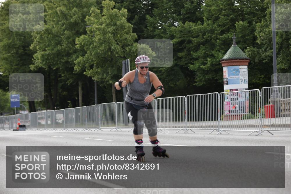 29.06.2025 - hella hamburg halbmarathon Jannik Wohlers http://msf.ph/oto/8342691 29.06.2025 09:02:25 Lombardsbrücke  meine-sportfotos.de
