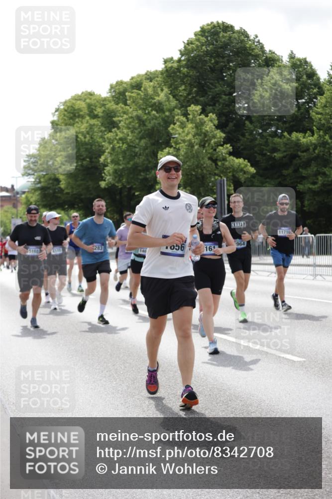 29.06.2025 - hella hamburg halbmarathon Jannik Wohlers http://msf.ph/oto/8342708 29.06.2025 10:42:25 Lombardsbrücke 1656, 1964, 2401, 2450, 2509, 2940, 2941, 3283, 3378, 3764, 4092, 4105, 4334, 4385, 5417, 6120, 6764, 7513, 8161, 9378, 10008, 10454, 10697, 11142, 11710, 12151, 12441, 13049, 13070, 13241, 13776, 14126, 14422, 14694, 15168, 15190, 15820, 16279, 16612, 16892, 17037 meine-sportfotos.de