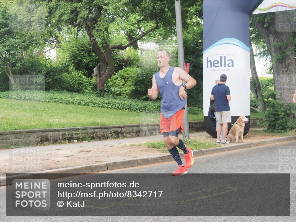 29.06.2025 - hella hamburg halbmarathon KatJ http://msf.ph/oto/8342717 29.06.2025 10:19:35 Zwischen KM18-KM19 3189, 5308 meine-sportfotos.de