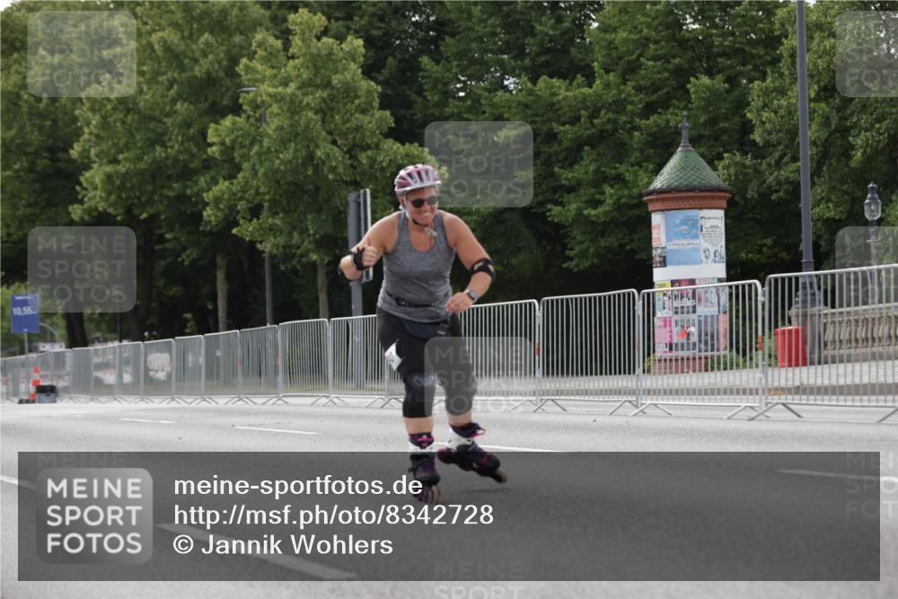 29.06.2025 - hella hamburg halbmarathon Jannik Wohlers http://msf.ph/oto/8342728 29.06.2025 09:02:25 Lombardsbrücke  meine-sportfotos.de