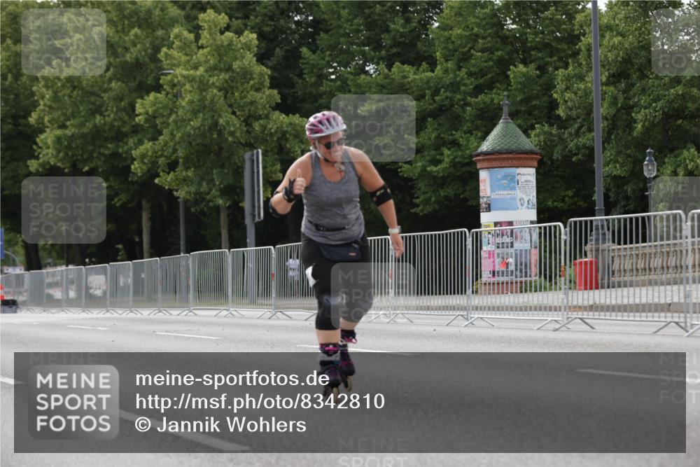 29.06.2025 - hella hamburg halbmarathon Jannik Wohlers http://msf.ph/oto/8342810 29.06.2025 09:02:26 Lombardsbrücke  meine-sportfotos.de
