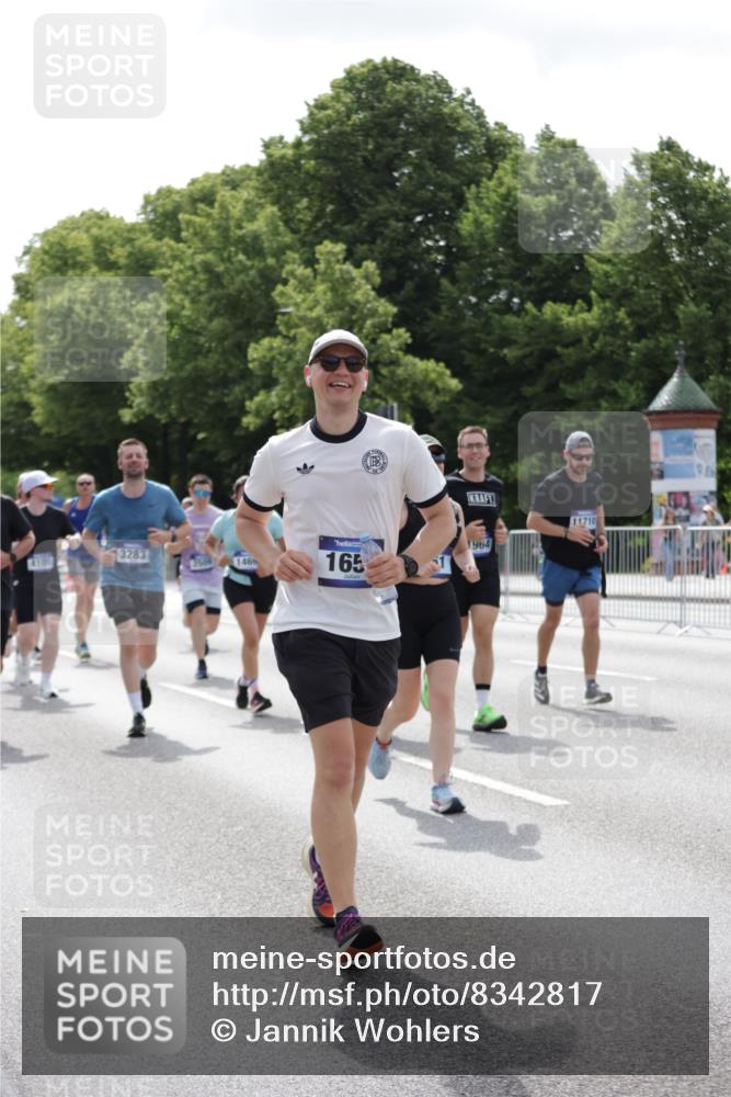 29.06.2025 - hella hamburg halbmarathon Jannik Wohlers http://msf.ph/oto/8342817 29.06.2025 10:42:25 Lombardsbrücke 1656, 1964, 2401, 2450, 2509, 2940, 2941, 3283, 3378, 3764, 4092, 4105, 4334, 4385, 5417, 6120, 6764, 7513, 8161, 9378, 10008, 10454, 10697, 11142, 11710, 12151, 12441, 13049, 13070, 13241, 13776, 14126, 14422, 14694, 15168, 15190, 15820, 16279, 16612, 16892, 17037 meine-sportfotos.de
