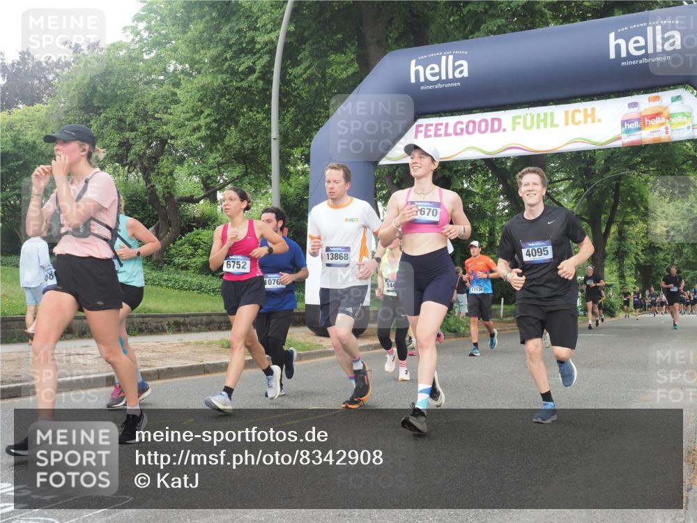 29.06.2025 - hella hamburg halbmarathon KatJ http://msf.ph/oto/8342908 29.06.2025 10:48:57 Zwischen KM18-KM19 1674, 4095, 6674, 6752, 8045, 8478 meine-sportfotos.de