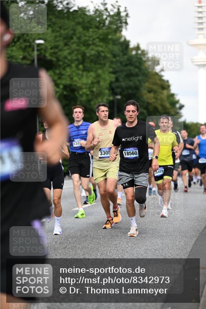 29.06.2025 - hella hamburg halbmarathon Dr. Thomas Lammeyer http://msf.ph/oto/8342973 29.06.2025 09:56:00 Kennedybrücke 1057, 1139, 1169, 1220, 1512, 1604, 3305, 3618, 4565, 4871, 4915, 5007, 5011, 5231, 5336, 6373, 6711, 7185, 7432, 7710, 7961, 8564, 8852, 9444, 10099, 10251, 10493, 10691, 10741, 11062 meine-sportfotos.de