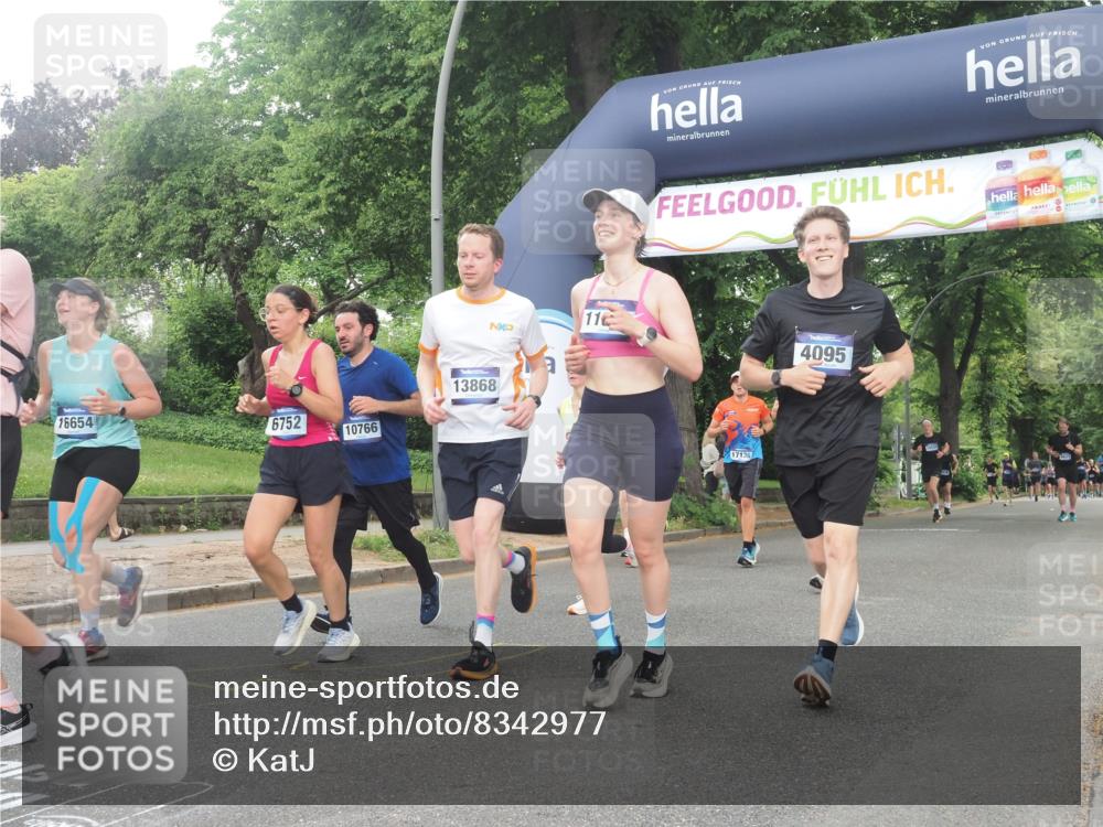 29.06.2025 - hella hamburg halbmarathon KatJ http://msf.ph/oto/8342977 29.06.2025 10:48:57 Zwischen KM18-KM19 1674, 4095, 6674, 6752, 8045, 8478 meine-sportfotos.de