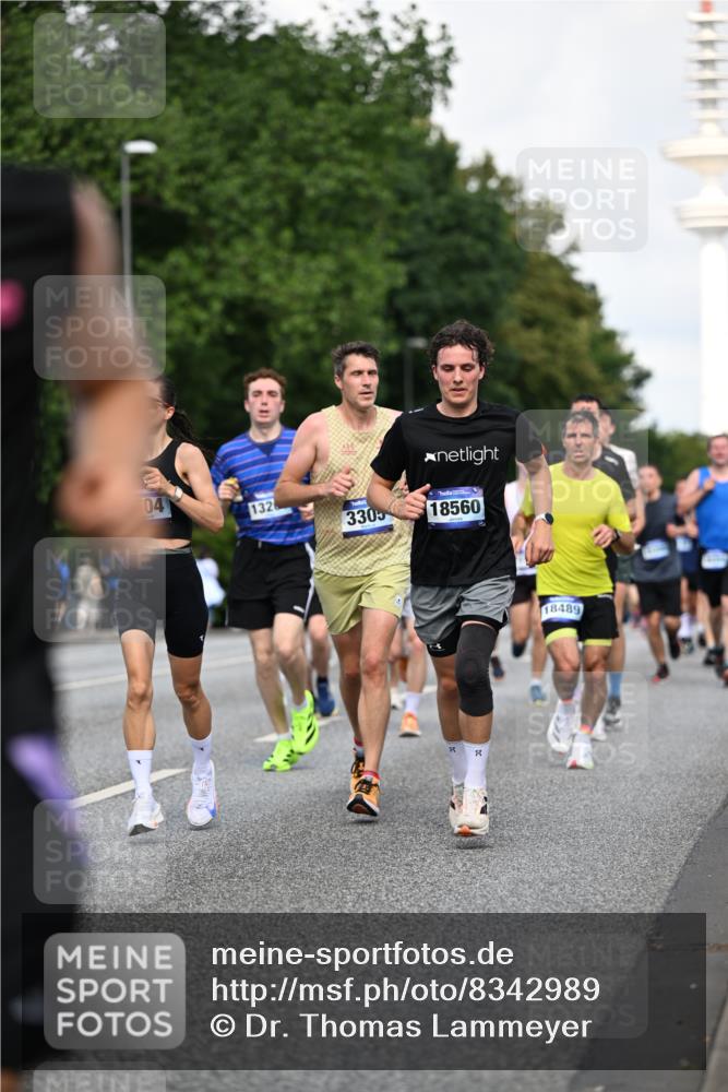 29.06.2025 - hella hamburg halbmarathon Dr. Thomas Lammeyer http://msf.ph/oto/8342989 29.06.2025 09:56:00 Kennedybrücke 1057, 1139, 1169, 1220, 1512, 1604, 3305, 3618, 4565, 4871, 4915, 5007, 5011, 5231, 5336, 6373, 6711, 7185, 7432, 7710, 7961, 8564, 8852, 9444, 10099, 10251, 10493, 10691, 10741, 11062 meine-sportfotos.de