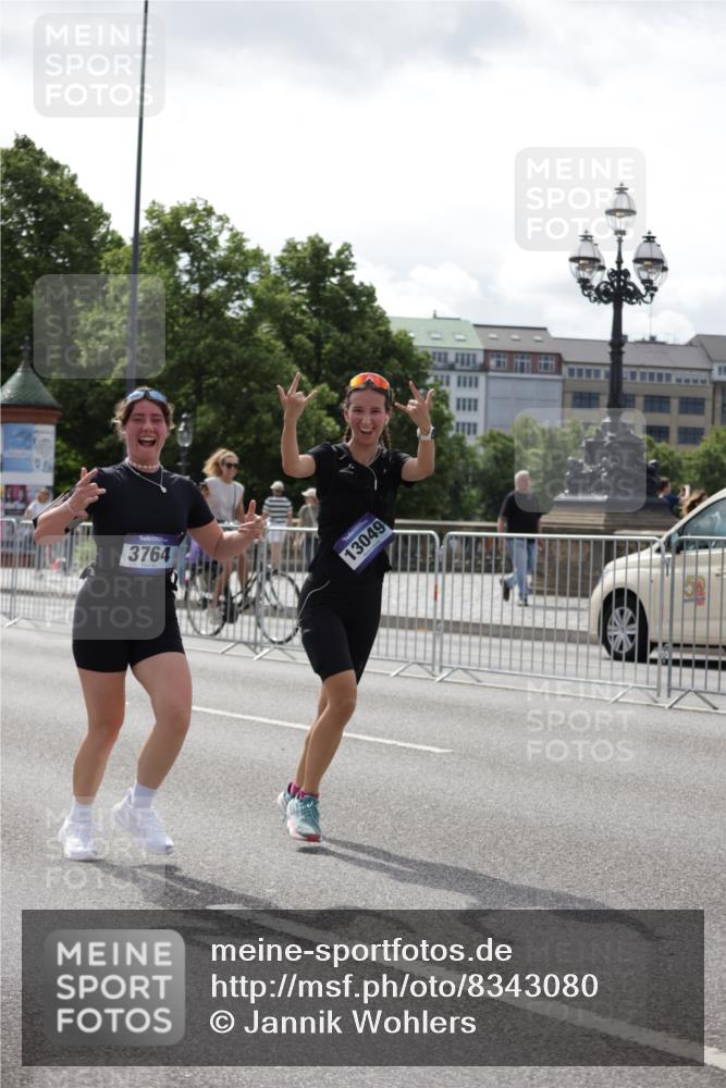 29.06.2025 - hella hamburg halbmarathon Jannik Wohlers http://msf.ph/oto/8343080 29.06.2025 10:42:36 Lombardsbrücke 1149, 1467, 1788, 1964, 2103, 2158, 2267, 2361, 2450, 2509, 2971, 3074, 3283, 3378, 3518, 3764, 4105, 4385, 5067, 5268, 5755, 5967, 7043, 8161, 8184, 8795, 8991, 9072, 9304, 9378, 9644, 10008, 10180, 10536, 11142, 11443, 11671, 11710, 12151, 12485, 13049, 13070, 13417, 13676, 14422, 14694, 15246, 16263, 16264, 16279, 16789, 17037, 17609, 17921, 18434, 18435, 18540, 18898, 19115 meine-sportfotos.de