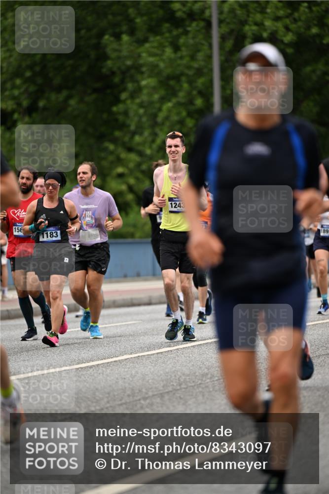 29.06.2025 - hella hamburg halbmarathon Dr. Thomas Lammeyer http://msf.ph/oto/8343097 29.06.2025 10:40:25 Kennedybrücke 1036, 1102, 1183, 1284, 1717, 2352, 2588, 3243, 3741, 3990, 4902, 4937, 5012, 5240, 5246, 5531, 5919, 6021, 6381, 6845, 6896, 7111, 7275, 7927, 8356, 9229, 9295, 9694, 9701, 10047, 10119, 10336, 10341, 10567, 11010 meine-sportfotos.de