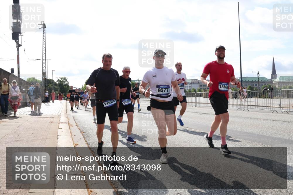 29.06.2025 - hella hamburg halbmarathon Lena Gebhardt http://msf.ph/oto/8343098 29.06.2025 10:00:46 Lombardsbrücke 11523, 9553, 9577, 6093, 18508, 1019, 1526, 1544, 1568, 1583, 1611, 1681, 1726, 2027, 2086, 2236, 2346, 2426, 2474, 2606, 2652, 2730, 2982, 3042, 3059, 3141, 3177, 3319, 3400, 3625, 3740, 3794, 3861, 3983, 4238, 4419, 4579, 4594, 4616, 4708, 4767, 4813, 4940, 4945, 5033, 5418, 5643, 5728, 5870, 6082, 6084, 6138, 6147, 6220, 6260, 6443, 6470, 6531, 6714, 6757, 7658, 7757, 7759, 7761, 8255, 8326, 8478, 8632, 8923, 9124, 9553, 9555, 9577, 10074, 10188, 10271, 10599 meine-sportfotos.de