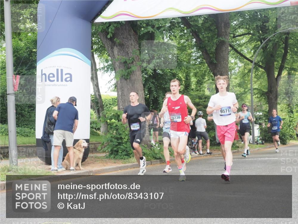 29.06.2025 - hella hamburg halbmarathon KatJ http://msf.ph/oto/8343107 29.06.2025 10:19:40 Zwischen KM18-KM19 7186 meine-sportfotos.de