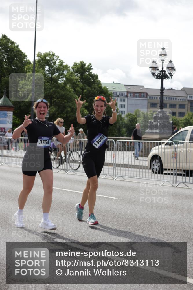 29.06.2025 - hella hamburg halbmarathon Jannik Wohlers http://msf.ph/oto/8343113 29.06.2025 10:42:36 Lombardsbrücke 1149, 1467, 1788, 1964, 2103, 2158, 2267, 2361, 2450, 2509, 2971, 3074, 3283, 3378, 3518, 3764, 4105, 4385, 5067, 5268, 5755, 5967, 7043, 8161, 8184, 8795, 8991, 9072, 9304, 9378, 9644, 10008, 10180, 10536, 11142, 11443, 11671, 11710, 12151, 12485, 13049, 13070, 13417, 13676, 14422, 14694, 15246, 16263, 16264, 16279, 16789, 17037, 17609, 17921, 18434, 18435, 18540, 18898, 19115 meine-sportfotos.de