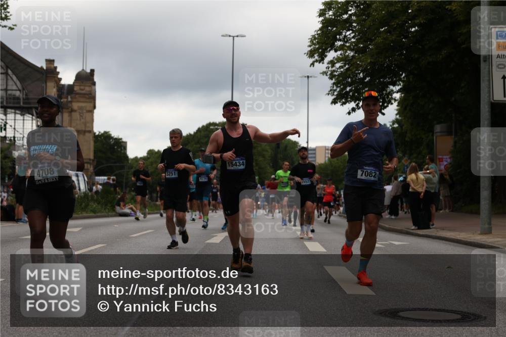 29.06.2025 - hella hamburg halbmarathon Yannick Fuchs http://msf.ph/oto/8343163 29.06.2025 10:52:17 20KM 1319, 1595, 1833, 2159, 2250, 2488, 2619, 2656, 2840, 2996, 3251, 3859, 4319, 4502, 4550, 4708, 4767, 5277, 5341, 5675, 5926, 6104, 6138, 6147, 6592, 7082, 7189, 7856, 8089, 8322, 8585, 9230, 9316, 10020, 10268, 10319, 10518, 10703, 10788, 11394, 11605, 11808, 11846, 12378, 12495, 12585, 12734, 12735, 12879, 13287, 13512, 13654, 13694, 13816, 13880, 14266, 14673, 15197, 15434, 15527, 16189, 16531, 17405, 17531, 17827, 18180, 18492, 18727, 18985 meine-sportfotos.de