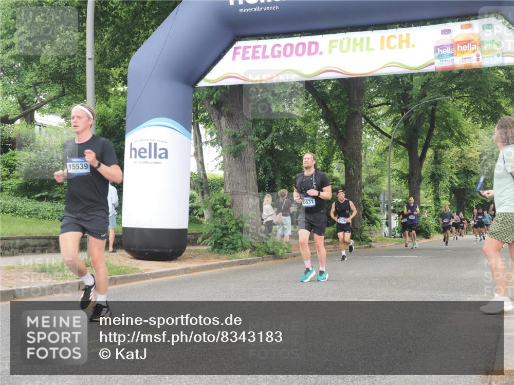 29.06.2025 - hella hamburg halbmarathon KatJ http://msf.ph/oto/8343183 29.06.2025 10:49:03 Zwischen KM18-KM19 4095, 6631, 6674 meine-sportfotos.de