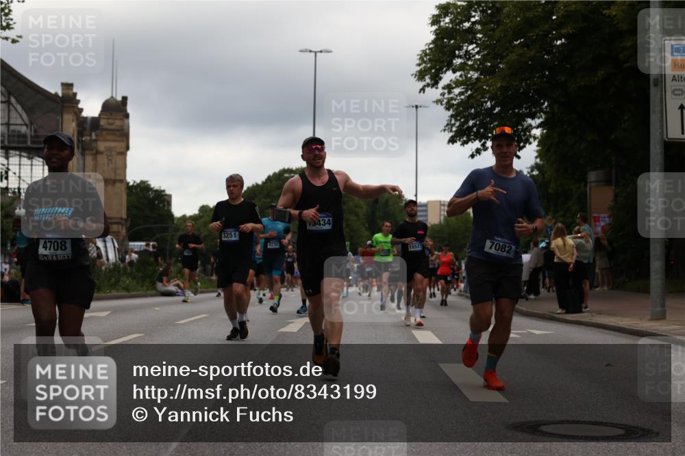 29.06.2025 - hella hamburg halbmarathon Yannick Fuchs http://msf.ph/oto/8343199 29.06.2025 10:52:17 20KM 1319, 1595, 1833, 2159, 2250, 2488, 2619, 2656, 2840, 2996, 3251, 3859, 4319, 4502, 4550, 4708, 4767, 5277, 5341, 5675, 5926, 6104, 6138, 6147, 6592, 7082, 7189, 7856, 8089, 8322, 8585, 9230, 9316, 10020, 10268, 10319, 10518, 10703, 10788, 11394, 11605, 11808, 11846, 12378, 12495, 12585, 12734, 12735, 12879, 13287, 13512, 13654, 13694, 13816, 13880, 14266, 14673, 15197, 15434, 15527, 16189, 16531, 17405, 17531, 17827, 18180, 18492, 18727, 18985 meine-sportfotos.de