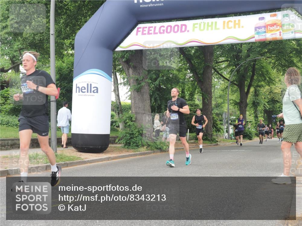 29.06.2025 - hella hamburg halbmarathon KatJ http://msf.ph/oto/8343213 29.06.2025 10:49:03 Zwischen KM18-KM19 4095, 6631, 6674 meine-sportfotos.de