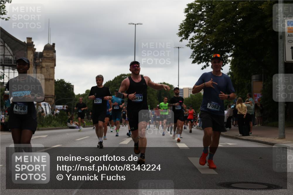 29.06.2025 - hella hamburg halbmarathon Yannick Fuchs http://msf.ph/oto/8343224 29.06.2025 10:52:17 20KM 1319, 1595, 1833, 2159, 2250, 2488, 2619, 2656, 2840, 2996, 3251, 3859, 4319, 4502, 4550, 4708, 4767, 5277, 5341, 5675, 5926, 6104, 6138, 6147, 6592, 7082, 7189, 7856, 8089, 8322, 8585, 9230, 9316, 10020, 10268, 10319, 10518, 10703, 10788, 11394, 11605, 11808, 11846, 12378, 12495, 12585, 12734, 12735, 12879, 13287, 13512, 13654, 13694, 13816, 13880, 14266, 14673, 15197, 15434, 15527, 16189, 16531, 17405, 17531, 17827, 18180, 18492, 18727, 18985 meine-sportfotos.de