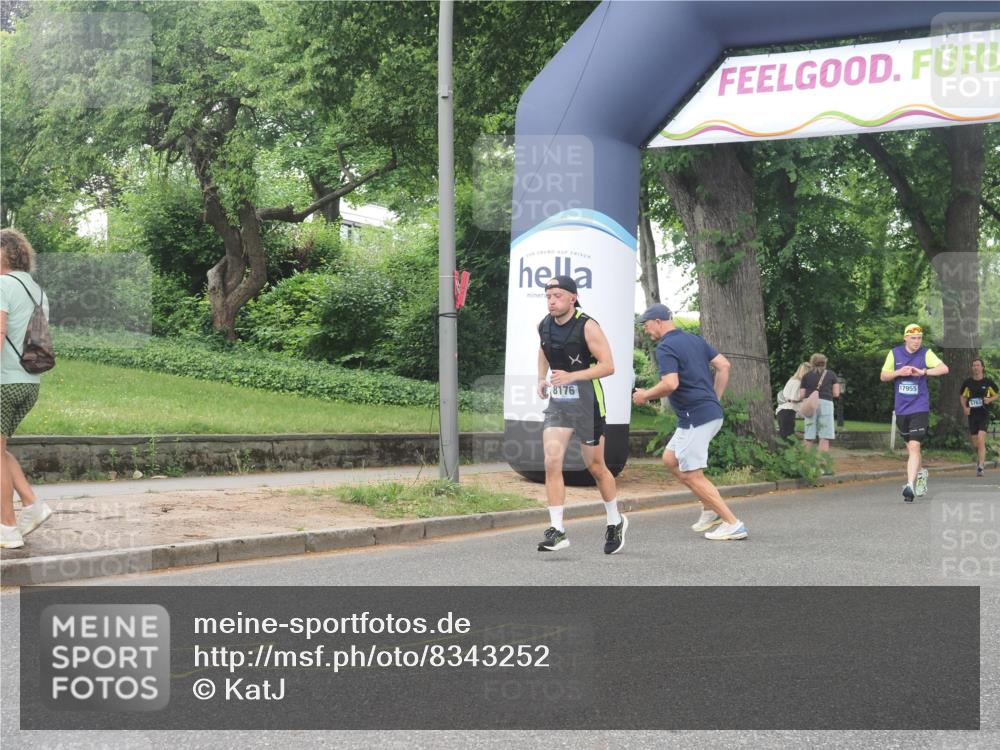 29.06.2025 - hella hamburg halbmarathon KatJ http://msf.ph/oto/8343252 29.06.2025 10:49:06 Zwischen KM18-KM19 6631, 8176 meine-sportfotos.de