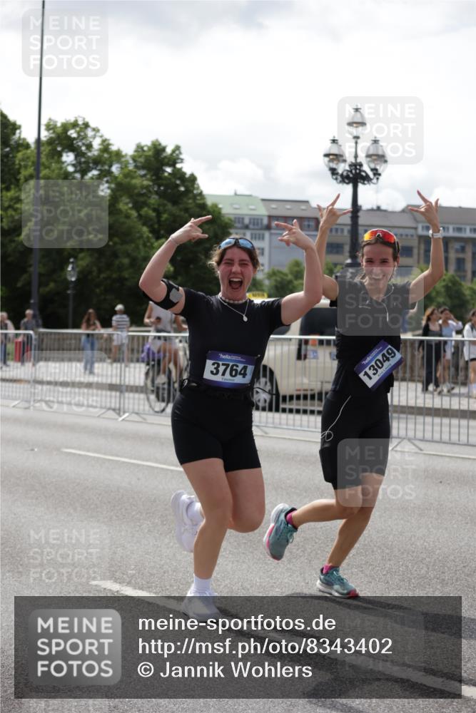 29.06.2025 - hella hamburg halbmarathon Jannik Wohlers http://msf.ph/oto/8343402 29.06.2025 10:42:37 Lombardsbrücke 1149, 1467, 1788, 2103, 2158, 2267, 2361, 2450, 2509, 2971, 3074, 3378, 3518, 3764, 4105, 4385, 5067, 5268, 5610, 5755, 5967, 7043, 7461, 8161, 8184, 8795, 8991, 9072, 9304, 9378, 9644, 10008, 10180, 10536, 11142, 11443, 11671, 11710, 12151, 12485, 13049, 13417, 13676, 14422, 14694, 15246, 16263, 16264, 16279, 16789, 16840, 17037, 17609, 17921, 18434, 18435, 18540, 18898, 19115 meine-sportfotos.de