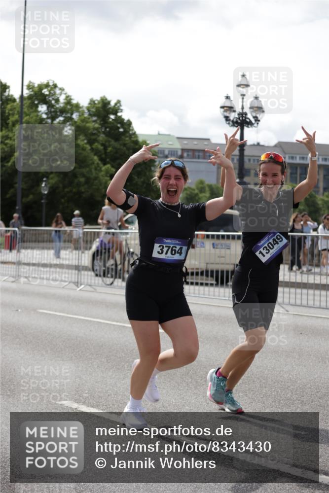 29.06.2025 - hella hamburg halbmarathon Jannik Wohlers http://msf.ph/oto/8343430 29.06.2025 10:42:37 Lombardsbrücke 1149, 1467, 1788, 2103, 2158, 2267, 2361, 2450, 2509, 2971, 3074, 3378, 3518, 3764, 4105, 4385, 5067, 5268, 5610, 5755, 5967, 7043, 7461, 8161, 8184, 8795, 8991, 9072, 9304, 9378, 9644, 10008, 10180, 10536, 11142, 11443, 11671, 11710, 12151, 12485, 13049, 13417, 13676, 14422, 14694, 15246, 16263, 16264, 16279, 16789, 16840, 17037, 17609, 17921, 18434, 18435, 18540, 18898, 19115 meine-sportfotos.de