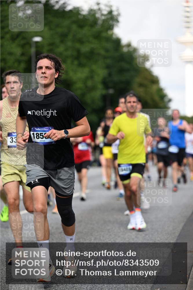 29.06.2025 - hella hamburg halbmarathon Dr. Thomas Lammeyer http://msf.ph/oto/8343509 29.06.2025 09:56:02 Kennedybrücke 1057, 1139, 1169, 1220, 1512, 1604, 3305, 3618, 4080, 4565, 4871, 4915, 5007, 5011, 5231, 5336, 6373, 6711, 7185, 7432, 7710, 7865, 7961, 8564, 8852, 9444, 10099, 10251, 10493, 10691, 10741 meine-sportfotos.de
