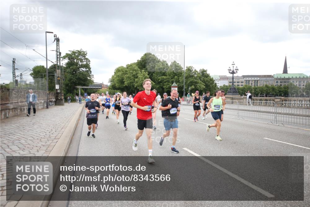 29.06.2025 - hella hamburg halbmarathon Jannik Wohlers http://msf.ph/oto/8343566 29.06.2025 10:55:51 Lombardsbrücke 1113, 1738, 1909, 2095, 2915, 3257, 4083, 4354, 4836, 5580, 5693, 5757, 6690, 6968, 7025, 7028, 8005, 8305, 8517, 8766, 9383, 9435, 9606, 9948, 9953, 10740, 10784, 10987, 11298, 11628, 11862, 11863, 12295, 12296, 12551, 13395, 13405, 13965, 14142, 14280, 14281, 15103, 15173, 15272, 15443, 15696, 15699, 16655, 17084, 17398, 17649, 17673, 18349, 18798, 19228 meine-sportfotos.de
