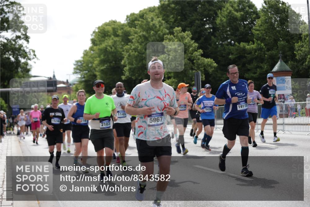 29.06.2025 - hella hamburg halbmarathon Jannik Wohlers http://msf.ph/oto/8343582 29.06.2025 10:42:41 Lombardsbrücke 1149, 1467, 1788, 2103, 2158, 2267, 2361, 2450, 2971, 3074, 3518, 3638, 3764, 4177, 4302, 4680, 5067, 5268, 5610, 5755, 5967, 7043, 7461, 8184, 8435, 8795, 8991, 9072, 9304, 9378, 9644, 10180, 10536, 11443, 11671, 12485, 12603, 13049, 13417, 13526, 13676, 13852, 14422, 15246, 15509, 16263, 16264, 16279, 16789, 16840, 17037, 17609, 17921, 18434, 18435, 18540, 18898, 19115 meine-sportfotos.de