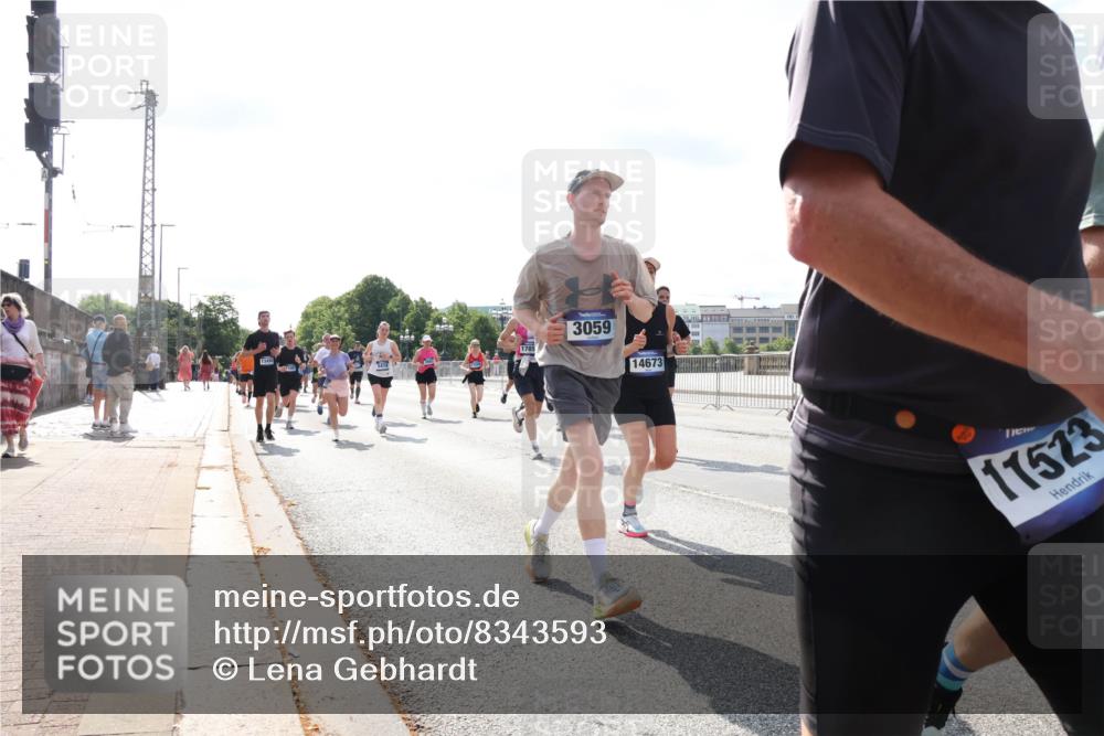 29.06.2025 - hella hamburg halbmarathon Lena Gebhardt http://msf.ph/oto/8343593 29.06.2025 10:00:48 Lombardsbrücke 1785, 3059, 14673, 11523, 1019, 1526, 1544, 1568, 1583, 1611, 1681, 1726, 2027, 2086, 2236, 2346, 2426, 2474, 2606, 2652, 2982, 3042, 3059, 3141, 3319, 3400, 3625, 3740, 3794, 3983, 4238, 4419, 4579, 4594, 4616, 4708, 4767, 4813, 4940, 4945, 5033, 5418, 5643, 5870, 6138, 6147, 6220, 6443, 6470, 6487, 6531, 6714, 6757, 7658, 7757, 7759, 7761, 8255, 8326, 8478, 8632, 8923, 9124, 9553, 9555, 9577, 10074, 10188, 10271, 10599 meine-sportfotos.de
