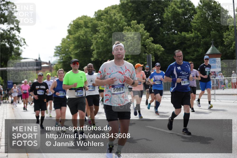 29.06.2025 - hella hamburg halbmarathon Jannik Wohlers http://msf.ph/oto/8343608 29.06.2025 10:42:41 Lombardsbrücke 1149, 1467, 1788, 2103, 2158, 2267, 2361, 2450, 2971, 3074, 3518, 3638, 3764, 4177, 4302, 4680, 5067, 5268, 5610, 5755, 5967, 7043, 7461, 8184, 8435, 8795, 8991, 9072, 9304, 9378, 9644, 10180, 10536, 11443, 11671, 12485, 12603, 13049, 13417, 13526, 13676, 13852, 14422, 15246, 15509, 16263, 16264, 16279, 16789, 16840, 17037, 17609, 17921, 18434, 18435, 18540, 18898, 19115 meine-sportfotos.de
