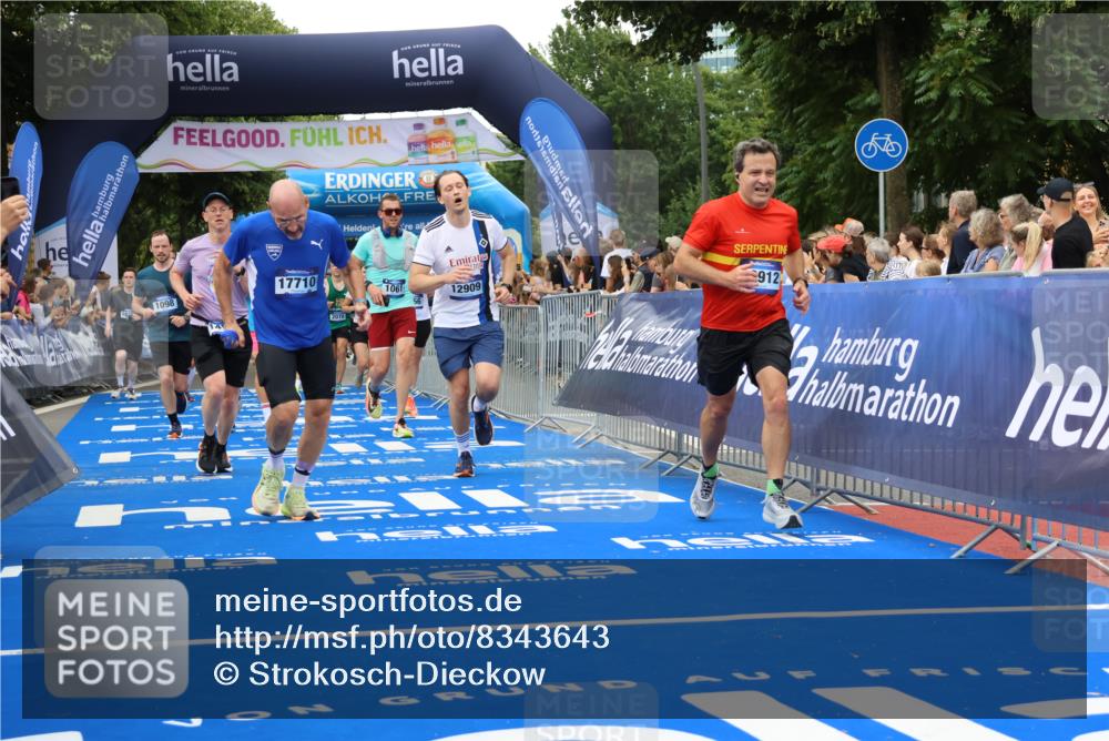 29.06.2025 - hella hamburg halbmarathon Strokosch-Dieckow http://msf.ph/oto/8343643 29.06.2025 10:53:27 Ziel 1030, 1061, 1098, 1499, 1727, 1783, 2070, 2354, 3399, 5866, 6198, 6628, 6629, 6942, 8651, 11068, 12490, 12909, 13912, 13997, 15113, 15497, 15838, 17710, 18134, 18450, 18612 meine-sportfotos.de