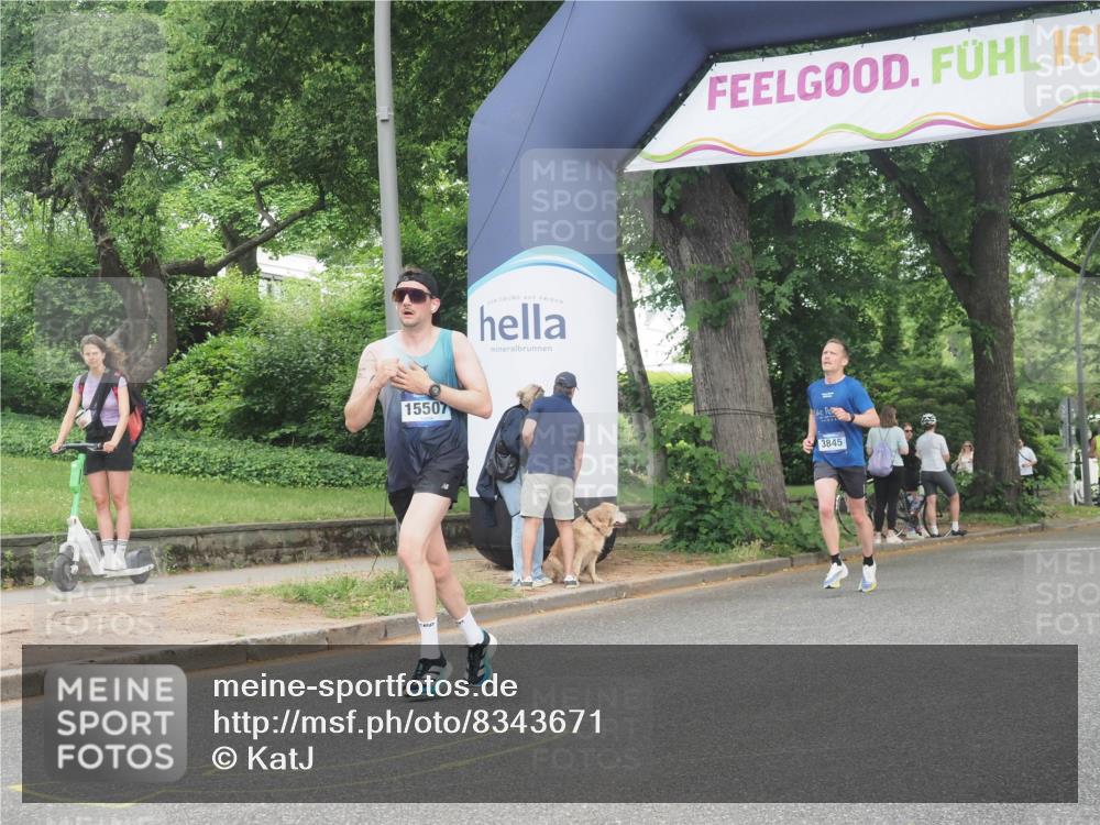 29.06.2025 - hella hamburg halbmarathon KatJ http://msf.ph/oto/8343671 29.06.2025 10:19:44 Zwischen KM18-KM19 3845, 7186 meine-sportfotos.de