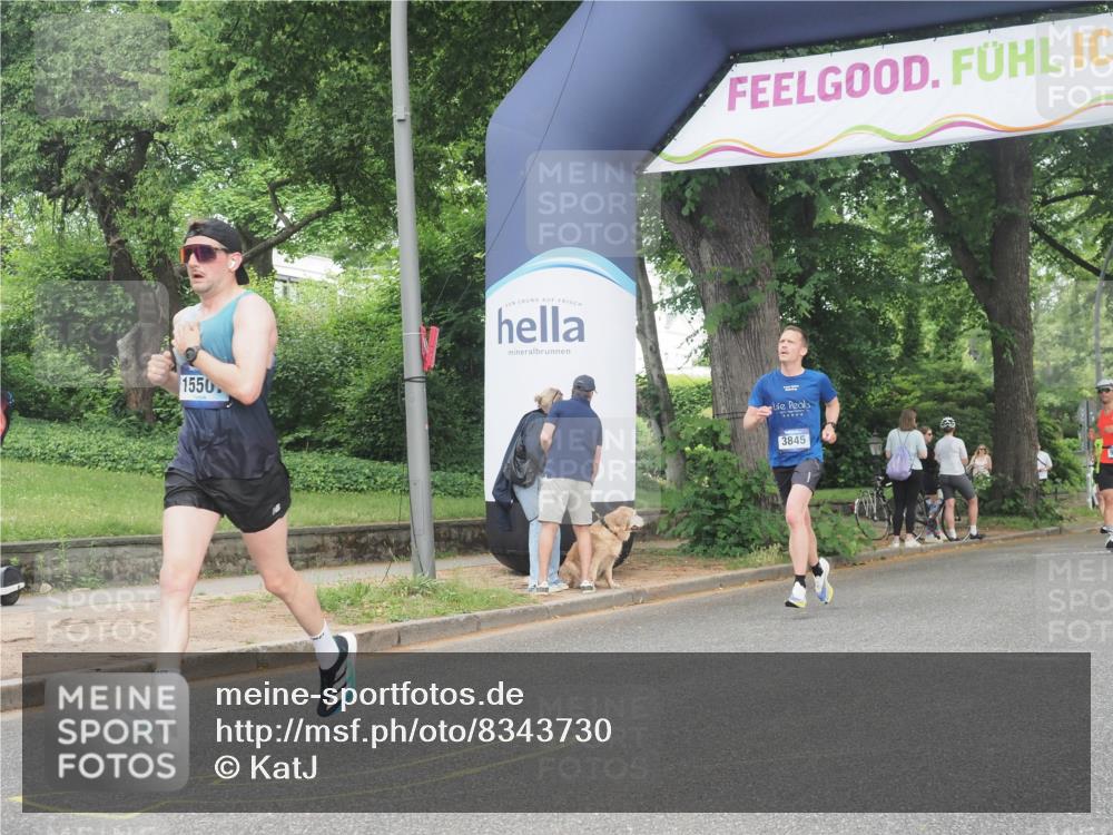 29.06.2025 - hella hamburg halbmarathon KatJ http://msf.ph/oto/8343730 29.06.2025 10:19:45 Zwischen KM18-KM19 3845, 7186 meine-sportfotos.de