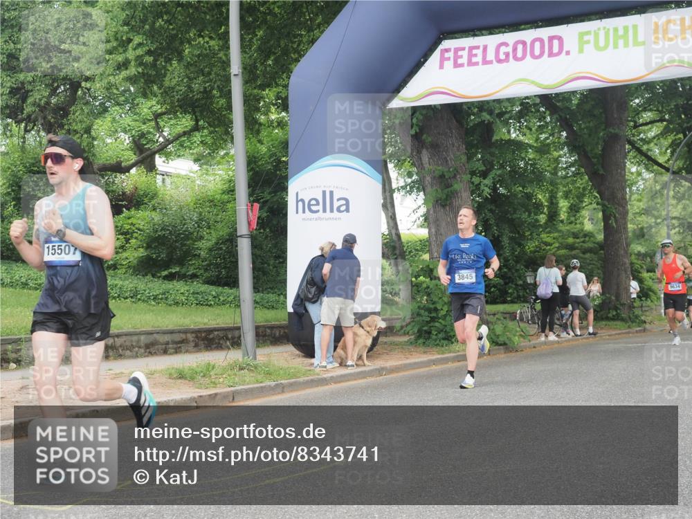 29.06.2025 - hella hamburg halbmarathon KatJ http://msf.ph/oto/8343741 29.06.2025 10:19:45 Zwischen KM18-KM19 3845, 7186 meine-sportfotos.de