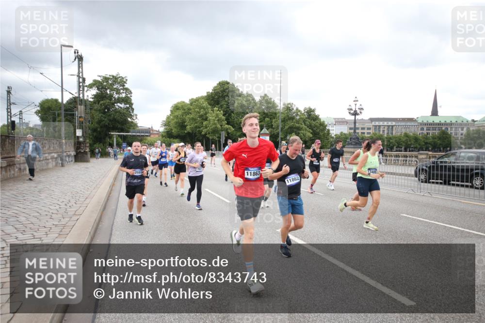 29.06.2025 - hella hamburg halbmarathon Jannik Wohlers http://msf.ph/oto/8343743 29.06.2025 10:55:51 Lombardsbrücke 1113, 1738, 1909, 2095, 2915, 3257, 4083, 4354, 4836, 5580, 5693, 5757, 6690, 6968, 7025, 7028, 8005, 8305, 8517, 8766, 9383, 9435, 9606, 9948, 9953, 10740, 10784, 10987, 11298, 11628, 11862, 11863, 12295, 12296, 12551, 13395, 13405, 13965, 14142, 14280, 14281, 15103, 15173, 15272, 15443, 15696, 15699, 16655, 17084, 17398, 17649, 17673, 18349, 18798, 19228 meine-sportfotos.de