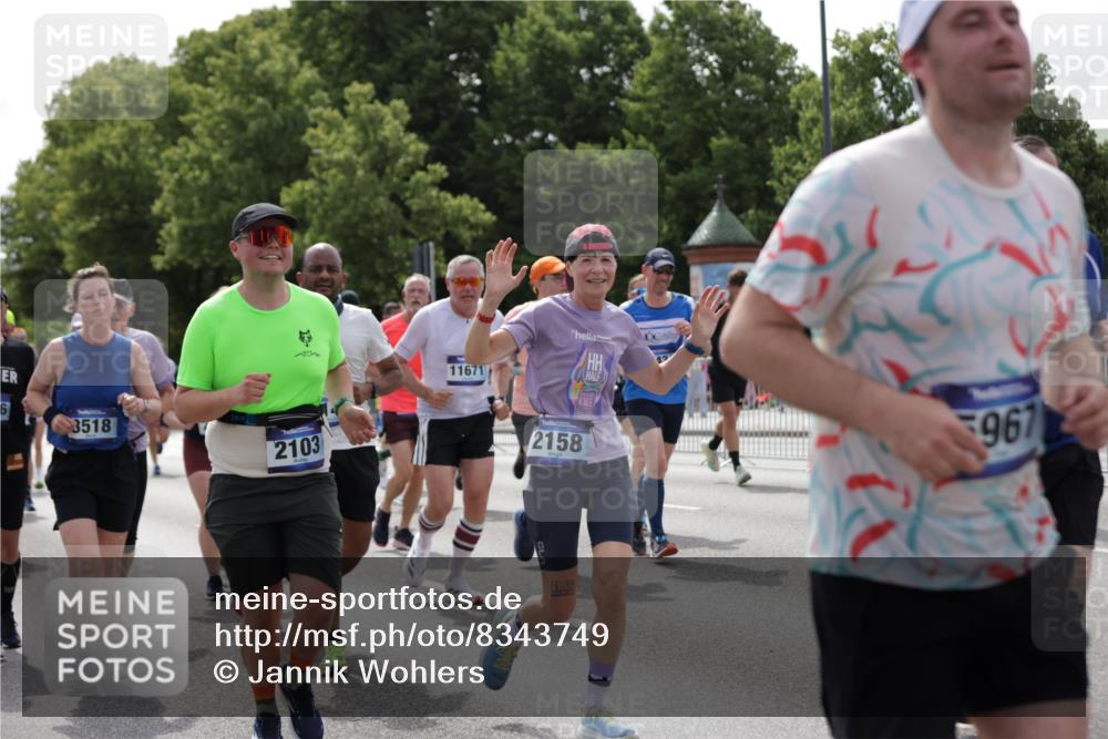 29.06.2025 - hella hamburg halbmarathon Jannik Wohlers http://msf.ph/oto/8343749 29.06.2025 10:42:43 Lombardsbrücke 1149, 1467, 1788, 2103, 2158, 2267, 2361, 2450, 2971, 3074, 3518, 3638, 3764, 4177, 4302, 4680, 5067, 5268, 5610, 5755, 5967, 7043, 7461, 7872, 8184, 8435, 8795, 8991, 9072, 9304, 9378, 9644, 9976, 10180, 10536, 11443, 11649, 11671, 12485, 12603, 13049, 13417, 13526, 13676, 13786, 13852, 15246, 15509, 15717, 16055, 16263, 16264, 16279, 16789, 16840, 17037, 17609, 17921, 18434, 18435, 18540, 18898, 19115 meine-sportfotos.de