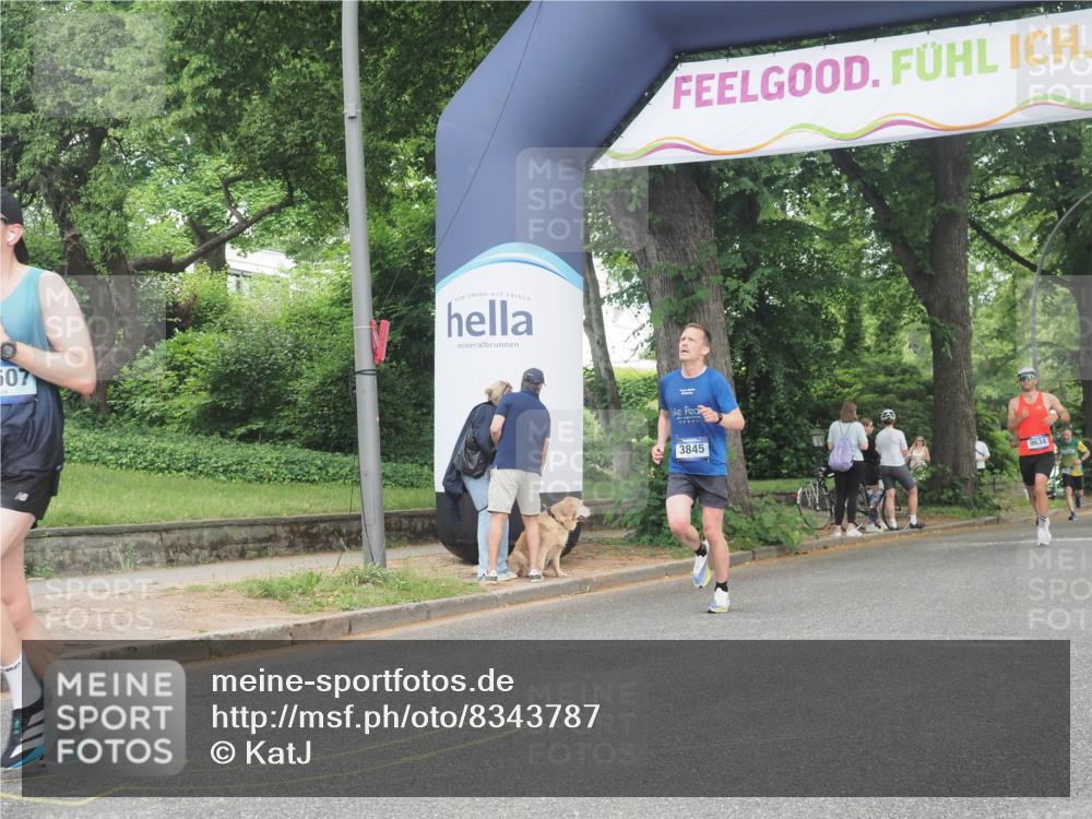 29.06.2025 - hella hamburg halbmarathon KatJ http://msf.ph/oto/8343787 29.06.2025 10:19:45 Zwischen KM18-KM19 3845, 7186 meine-sportfotos.de